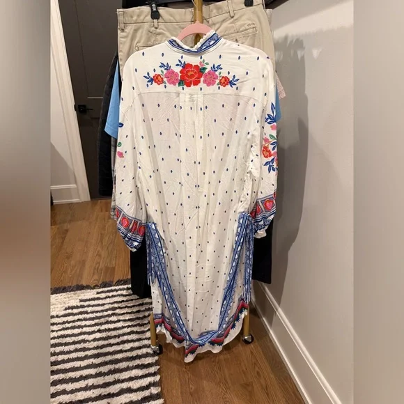 FARM RIO (NWT): White Floral Dress/Swim Coverup - Picture 4 of 6